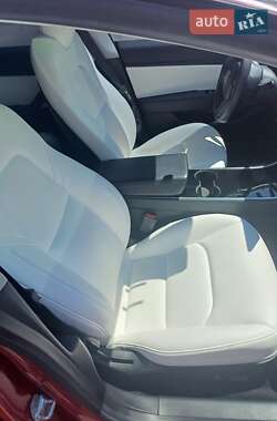Седан Tesla Model 3 2019 в Івано-Франківську