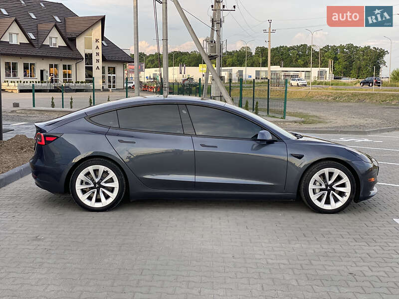 Седан Tesla Model 3 2020 в Луцке