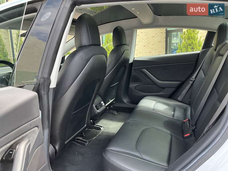 Седан Tesla Model 3 2018 в Хмельницком