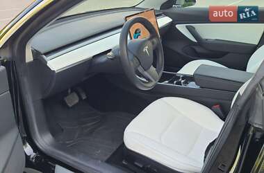 Седан Tesla Model 3 2020 в 