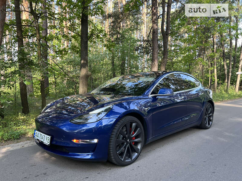 Седан Tesla Model 3 2019 в Броварах