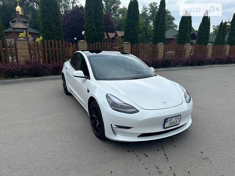 Седан Tesla Model 3 2021 в Дніпрі