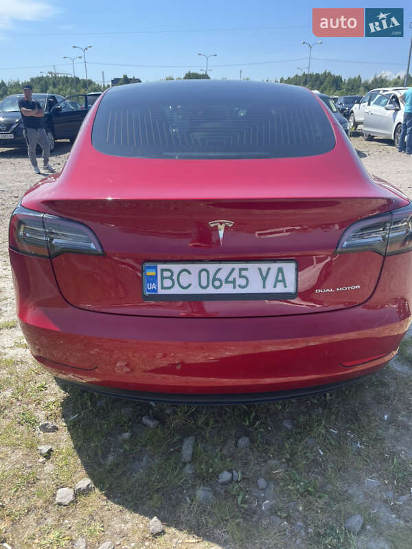 Седан Tesla Model 3 2019 в Львові