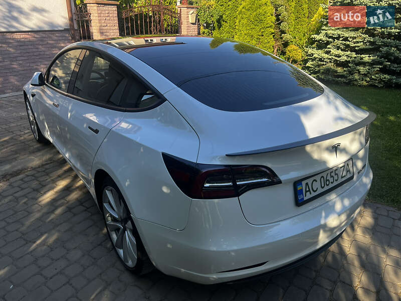 Седан Tesla Model 3 2019 в Луцке