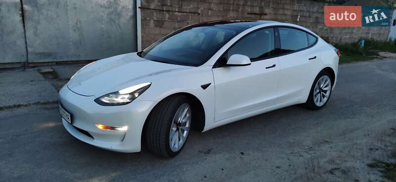 Седан Tesla Model 3 2022 в Києві