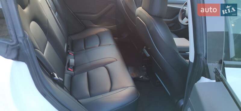 Седан Tesla Model 3 2022 в Києві