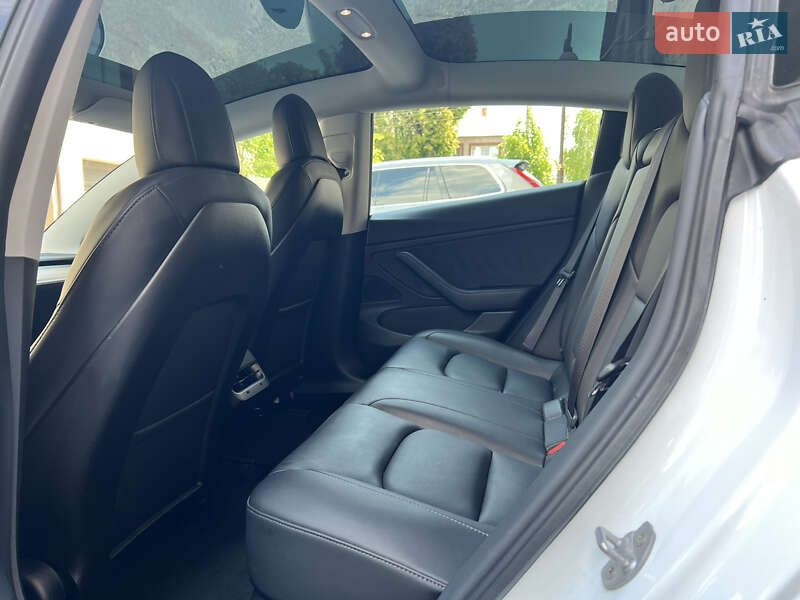 Седан Tesla Model 3 2019 в Харкові