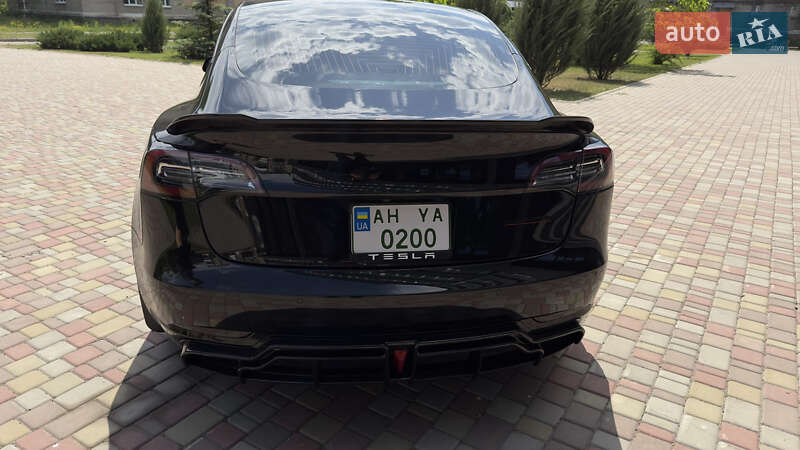 Седан Tesla Model 3 2019 в Славянске