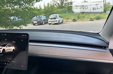 Седан Tesla Model 3 2023 в Києві