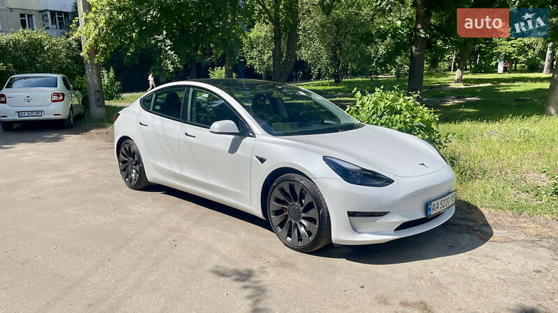 Седан Tesla Model 3 2021 в Києві