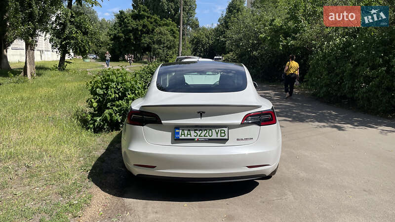 Седан Tesla Model 3 2021 в Києві