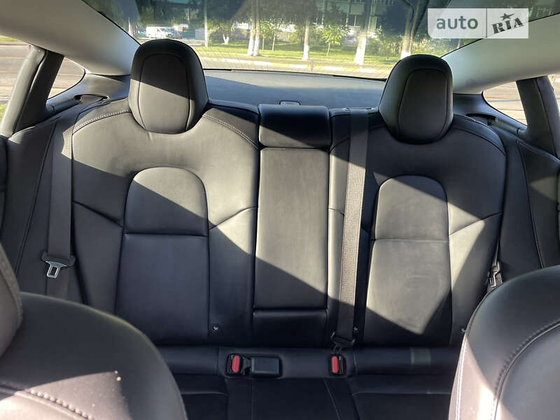 Седан Tesla Model 3 2018 в Киеве