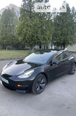Седан Tesla Model 3 2022 в Жовкві