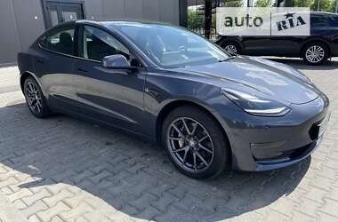 Седан Tesla Model 3 2022 в Кременчуці