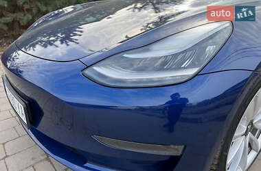 Седан Tesla Model 3 2019 в Львове
