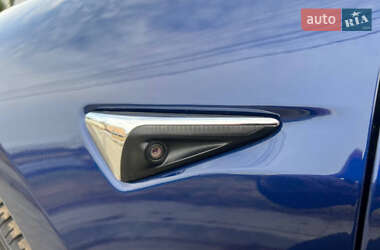 Седан Tesla Model 3 2019 в Львове