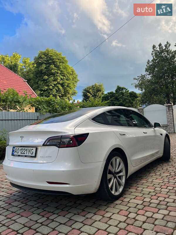 Седан Tesla Model 3 2019 в Ужгороде