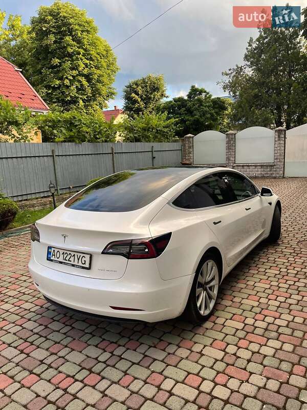 Седан Tesla Model 3 2019 в Ужгороде