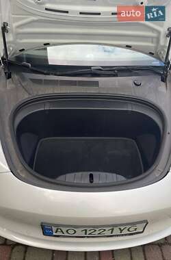 Седан Tesla Model 3 2019 в 