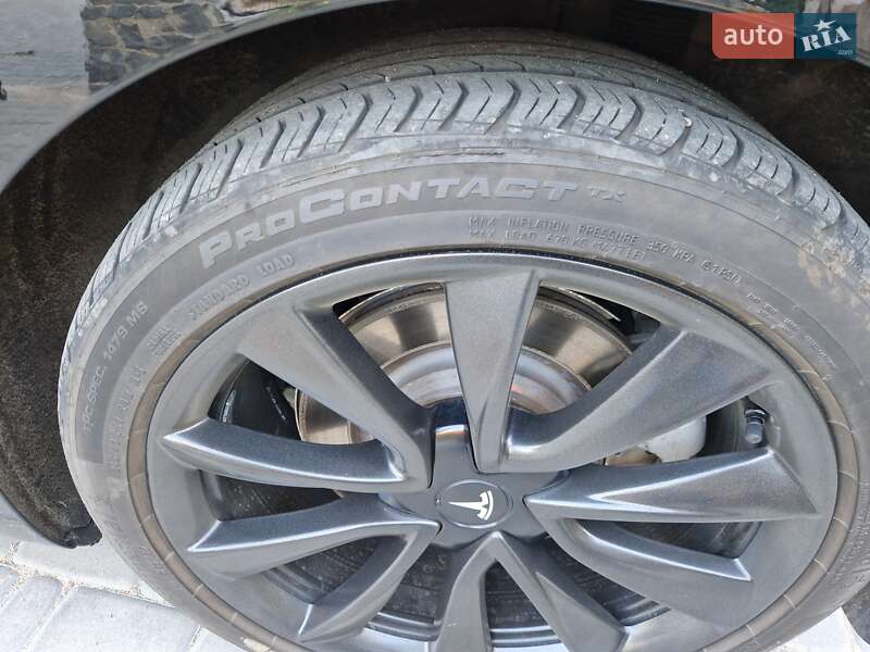 Седан Tesla Model 3 2018 в Первомайске