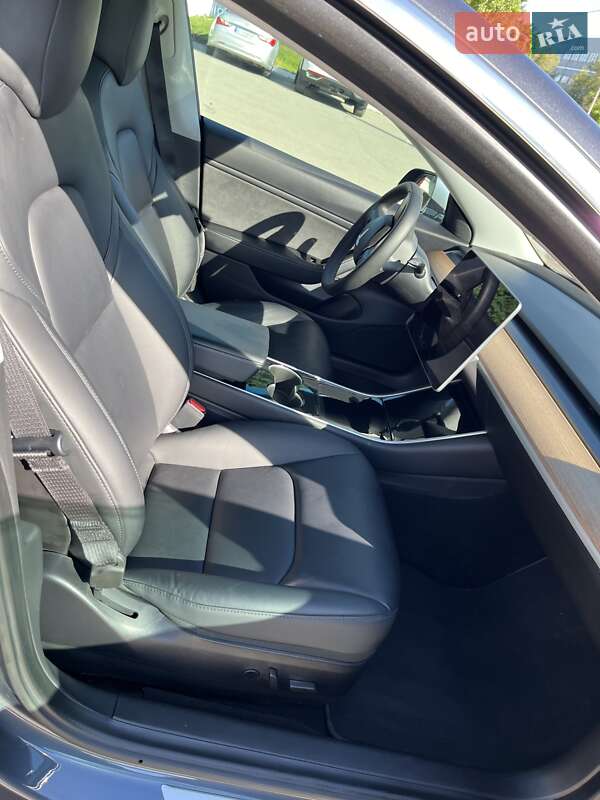 Седан Tesla Model 3 2020 в Полтаве