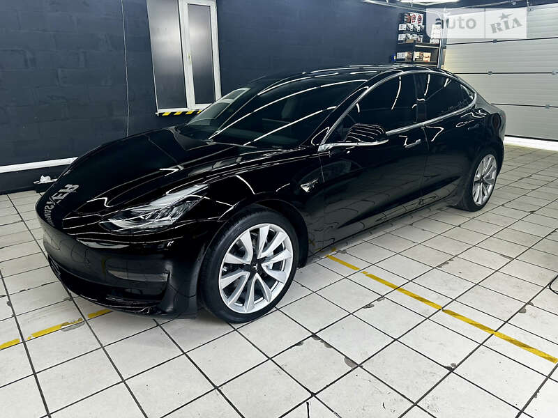 Седан Tesla Model 3 2019 в 