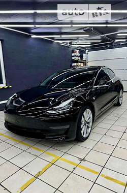 Седан Tesla Model 3 2019 в 