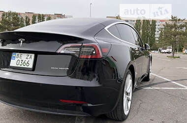 Седан Tesla Model 3 2019 в 