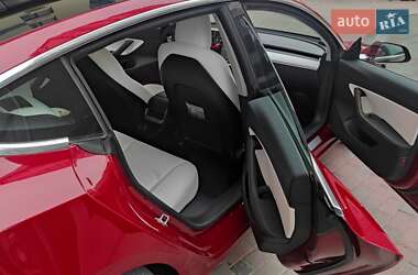 Седан Tesla Model 3 2019 в 
