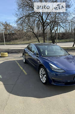 Седан Tesla Model 3 2019 в Дніпрі