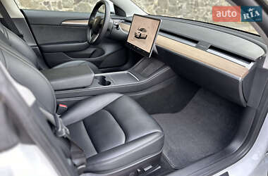 Седан Tesla Model 3 2022 в 