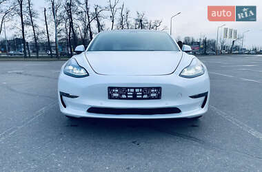 Седан Tesla Model 3 2021 в Києві