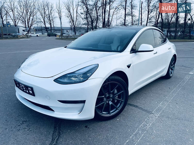 Седан Tesla Model 3 2021 в Києві