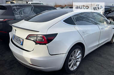 Седан Tesla Model 3 2020 в Калуше