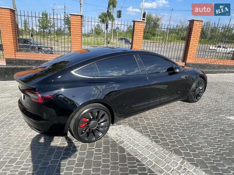 Седан Tesla Model 3 2022 в Киеве фото 5 Седан Tesla Model 3 2022 в Киеве
