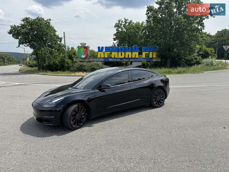 Седан Tesla Model 3 2022 в Киеве фото Седан Tesla Model 3 2022 в Киеве