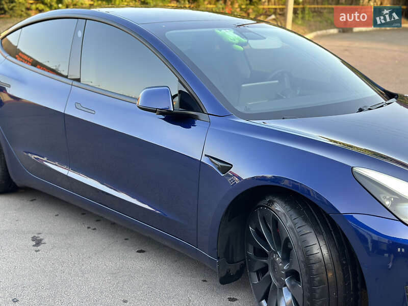 Седан Tesla Model 3 2021 в Виннице