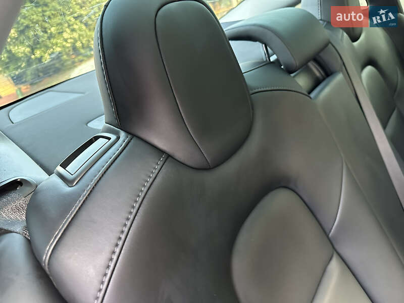 Седан Tesla Model 3 2021 в Виннице