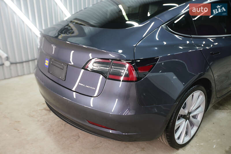Седан Tesla Model 3 2021 в Полтаві