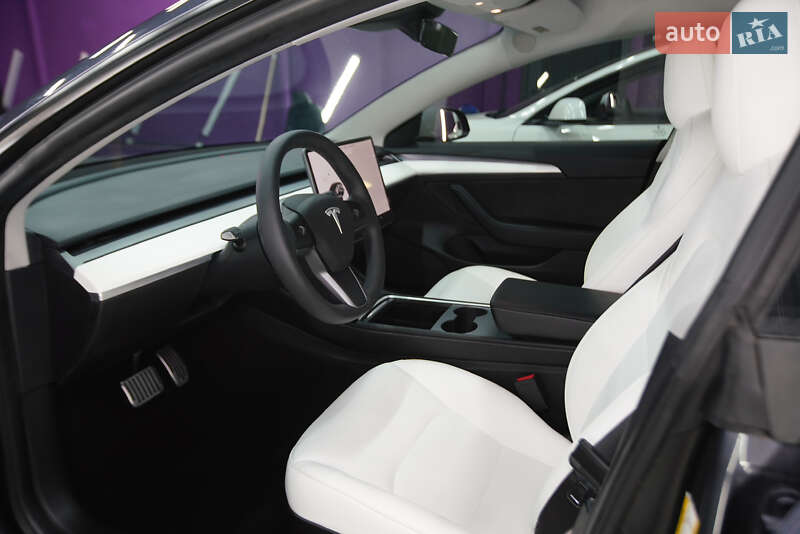 Седан Tesla Model 3 2021 в Полтаві