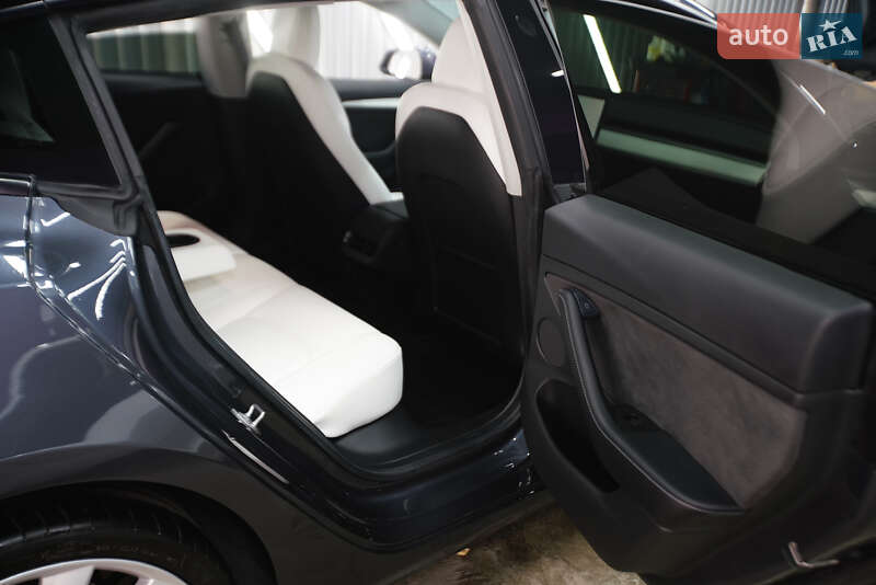 Седан Tesla Model 3 2021 в Полтаві
