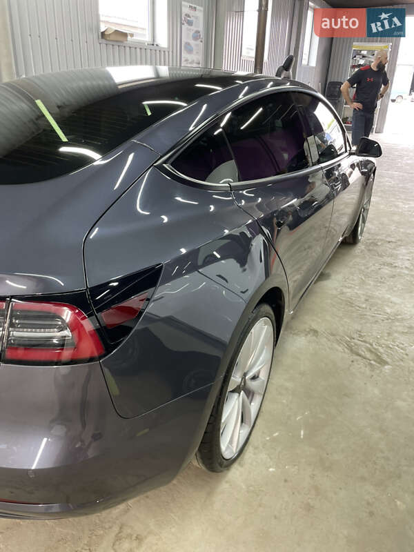 Седан Tesla Model 3 2021 в Полтаві
