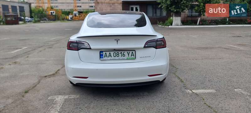 Седан Tesla Model 3 2019 в Києві