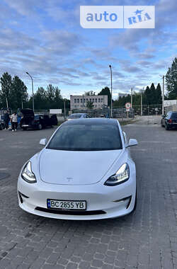 Седан Tesla Model 3 2020 в Львове