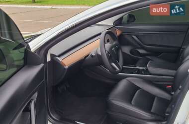 Седан Tesla Model 3 2020 в Кременчуге