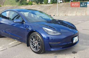 Седан Tesla Model 3 2022 в Киеве