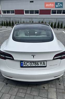 Седан Tesla Model 3 2021 в Луцке