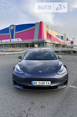 Седан Tesla Model 3 2022 в Запоріжжі