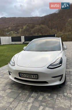 Седан Tesla Model 3 2019 в 