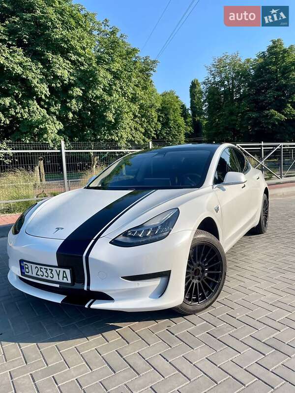 Tesla Model 3 2020